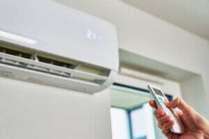 Checking Your AC Refrigerant Level